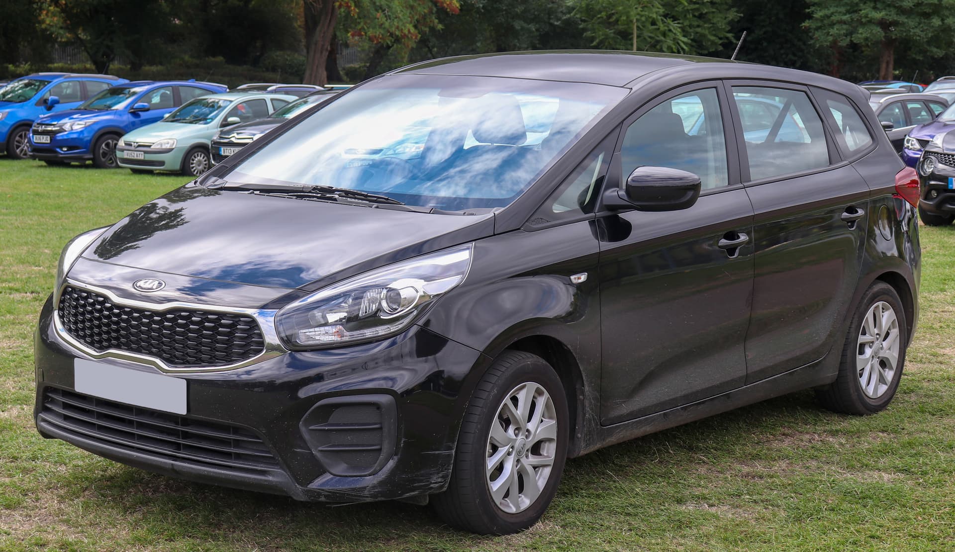 Kia Carens - Photo 1