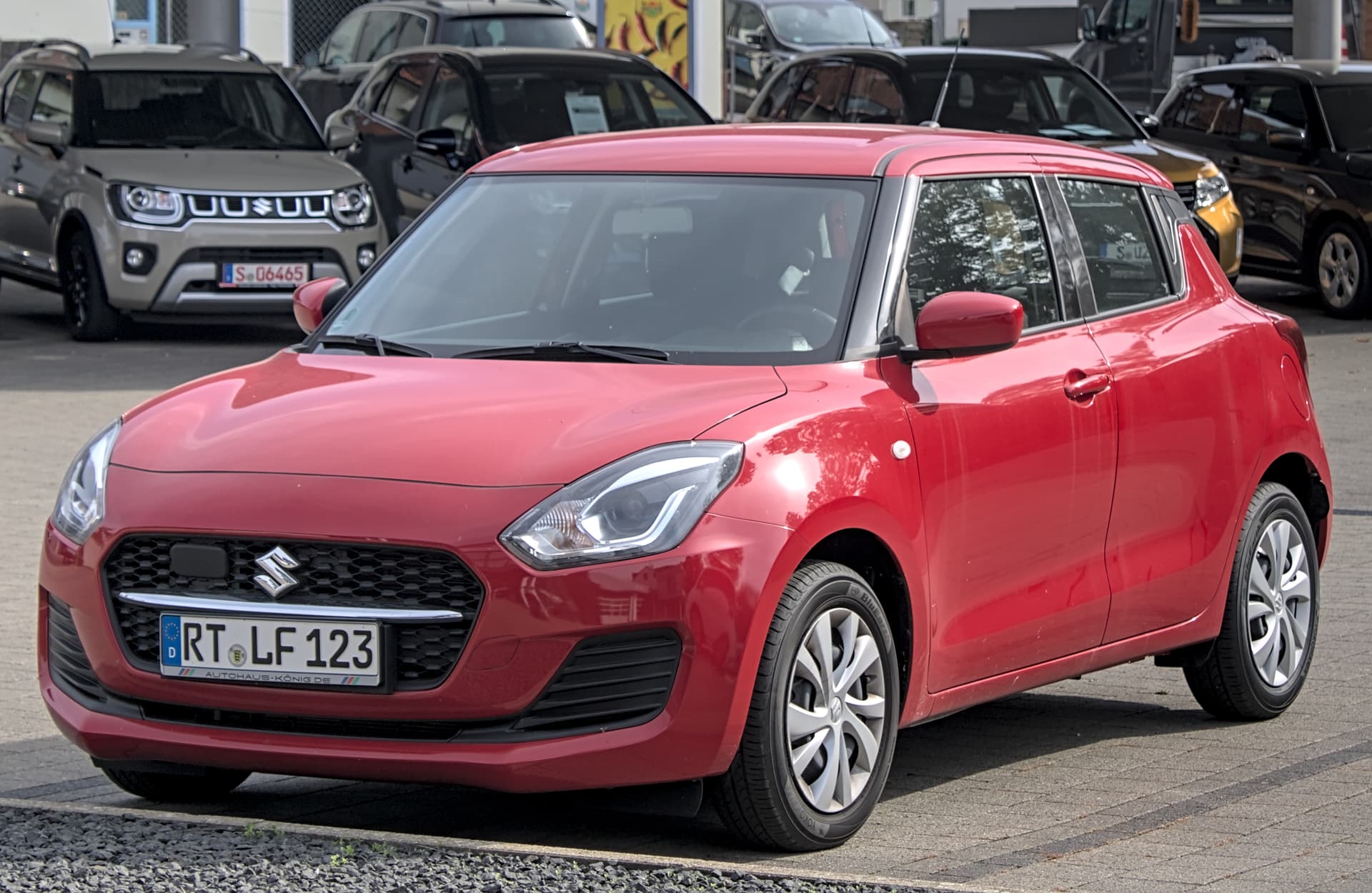 Suzuki Swift - Photo 1